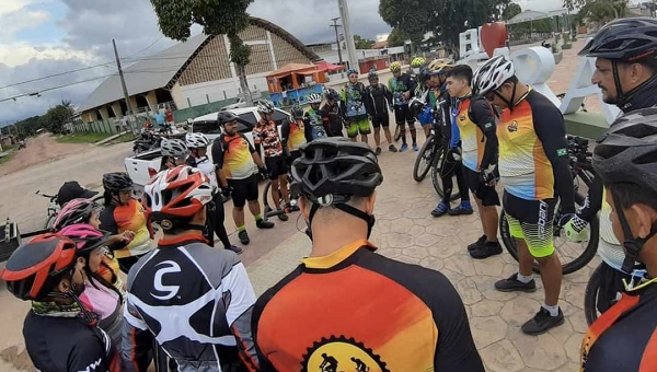 Grupo de amigos percorre de bicicleta 230 km entre Tarauacá e Cruzeiro do Sul