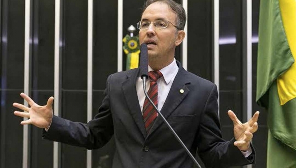 Leo de Brito pede que ministro do Meio Ambiente e vice-presidente expliquem desmatamento na Amazônia