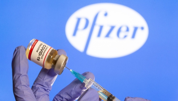 Reino Unido aprova vacina da Pfizer e diz que vacinação começa semana que vem