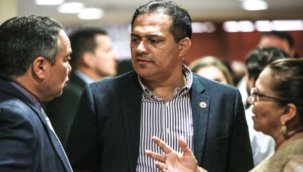 Decisão de Luiz Fux susta posse de Ribamar no Tribunal de Contas do Estado