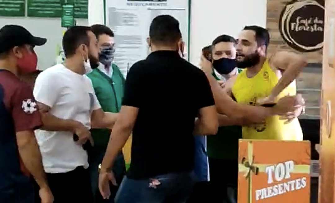 Confusão do Supermercado Araújo: cliente armado, gritaria e bate-boca acabam na delegacia
