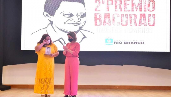 Entrega do Prêmio Bacurau de Direitos Humanos é marcada pela emoção dos homenageados