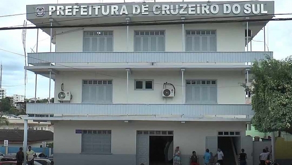 TCE manda suspender posse de concursados em Cruzeiro do Sul