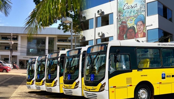 Prefeitura deve enviar novo projeto às pressas à Câmara pedindo autorização para repasse às empresas de ônibus