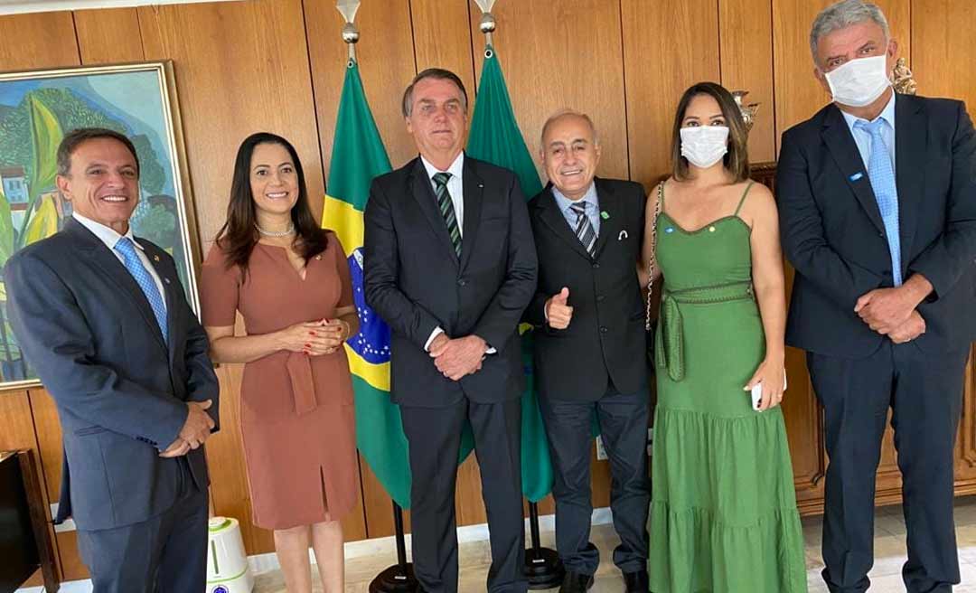 Bocalom e políticos do Acre se encontram com Bolsonaro no Palácio do Planalto