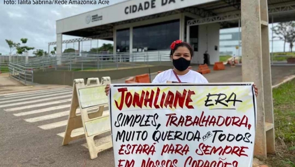 Família faz protesto durante audiência que decide se Ícaro e Alan vão a júri popular