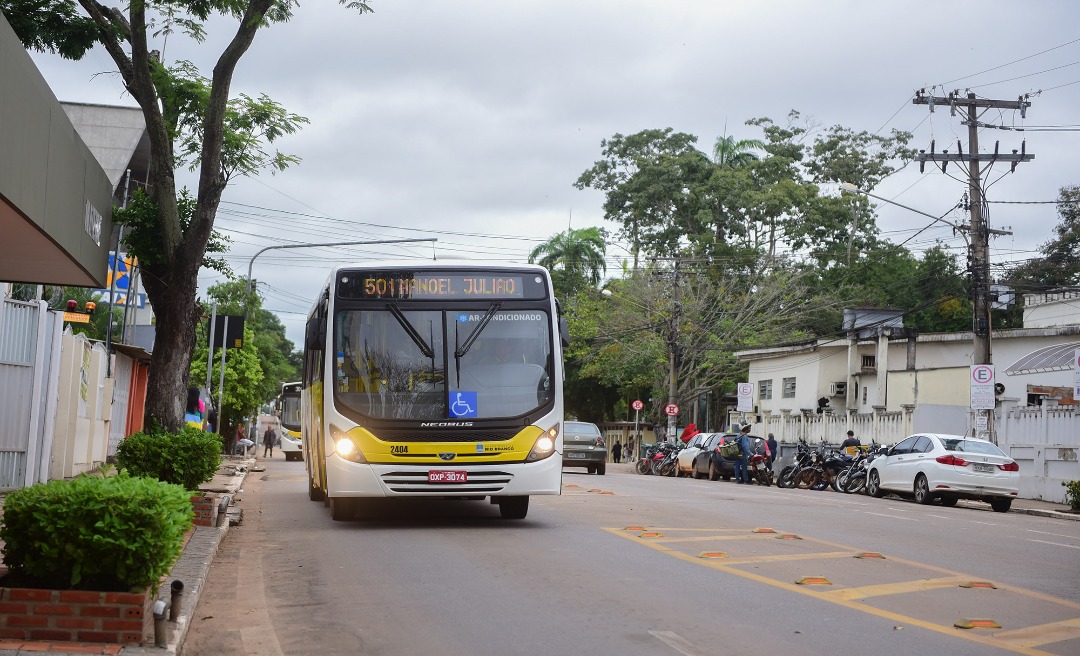 Ônibus voltam a circular em Rio Branco após promessa de novo projeto de subvenção 