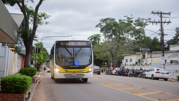 Ônibus voltam a circular em Rio Branco após promessa de novo projeto de subvenção 