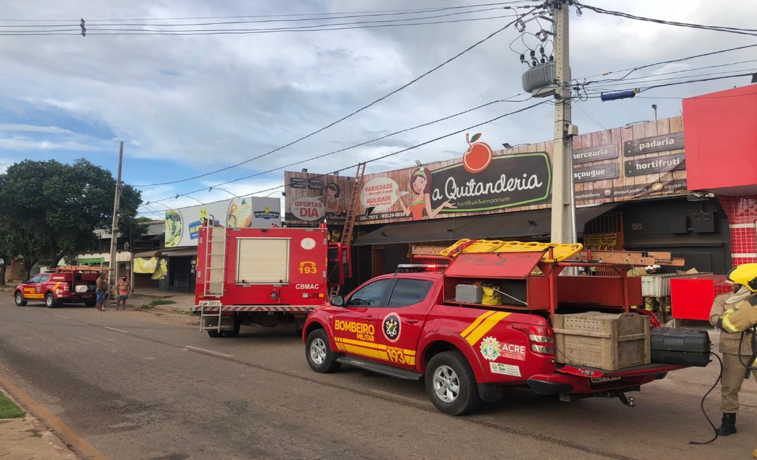 Princípio de incêndio na Quitanderia, no Vila Ivonete, mobiliza bombeiros; fogo foi controlado 