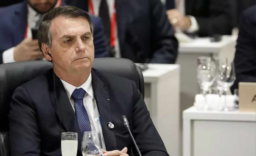 Bolsonaro assina indulto de Natal e dá perdão da pena a policiais e militares