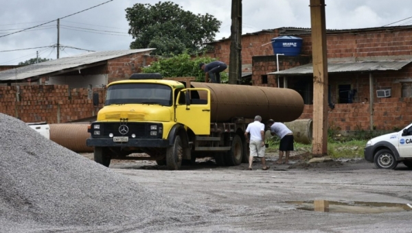 Governo envia tubos para recuperação provisória de rodovia que rompeu durante a chuva