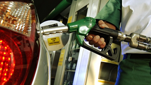 Com novo reajuste, preço da gasolina em Cruzeiro do Sul fica perto dos R$ 6, o litro