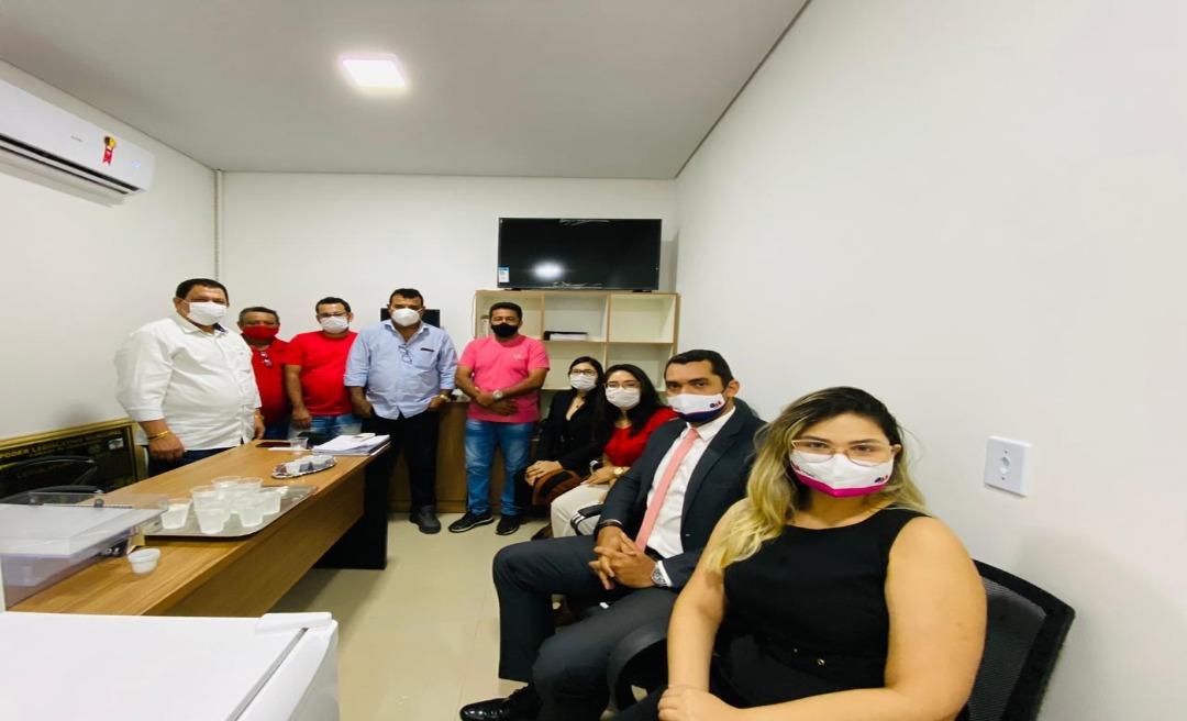 Vereadores de Tarauacá recebem visita dos novos procuradores jurídicos da Prefeitura 