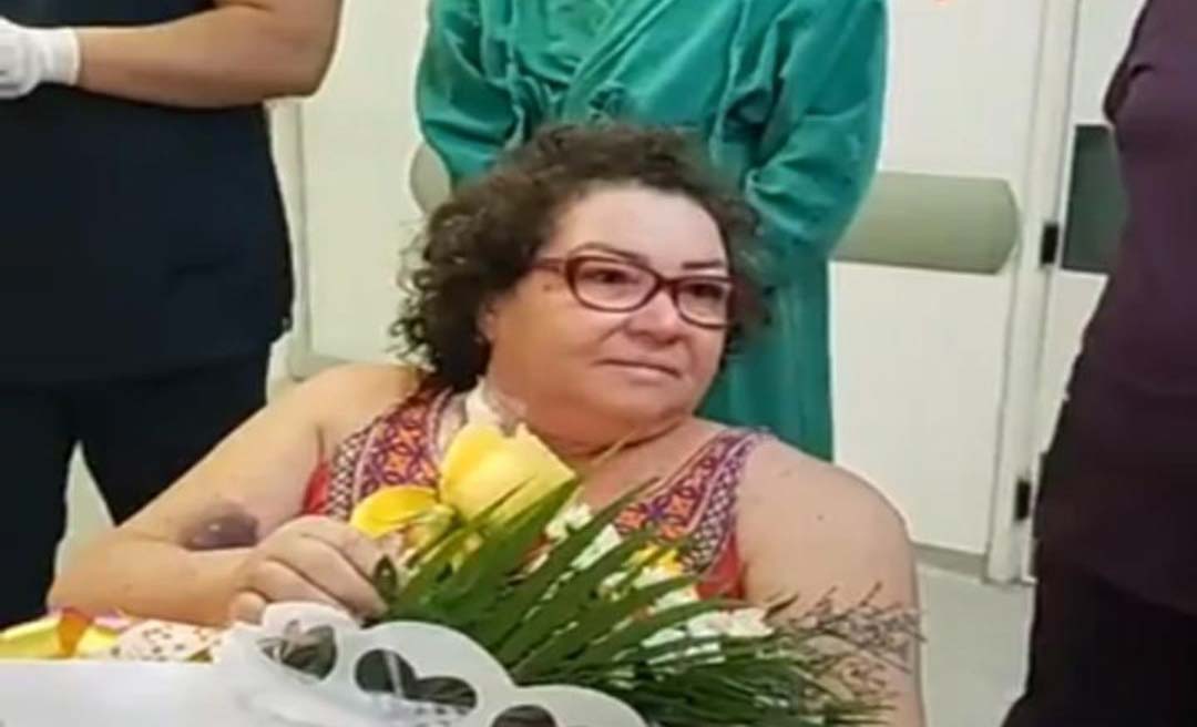 Curada da Covid-19, professora Gizelda Silveira deixa a UTI do Pronto Socorro