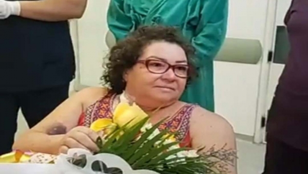 Curada da Covid-19, professora Gizelda Silveira deixa a UTI do Pronto Socorro