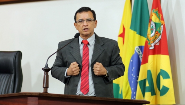 Manoel Urbano virou campo de guerra, denuncia Luiz Gonzaga