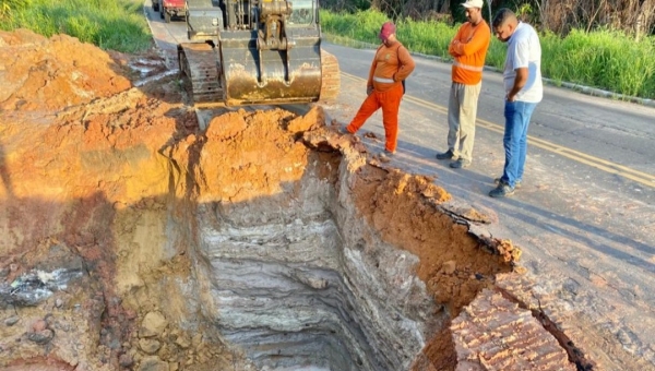 Após fortes chuvas, Rodovia AC-405 é interditada em Cruzeiro do Sul