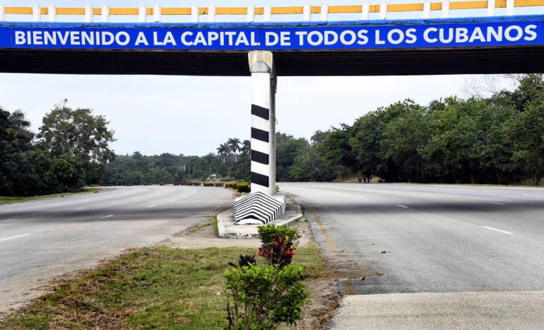 Com recorde de casos de Covid-19, Cuba volta a fechar escolas e decreta toque de recolher em Havana