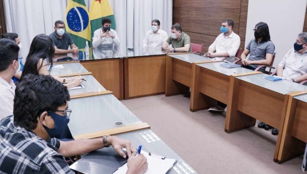 Em reunião de alinhamento, governador pede celeridade na conclusão das obras da Saúde