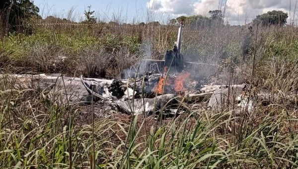 Presidente de clube de futebol e quatro jogadores morrem em queda de avião no Tocantins