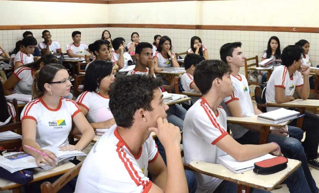 Ano letivo do Ensino Médio reiniciará em fevereiro em Cruzeiro do Sul