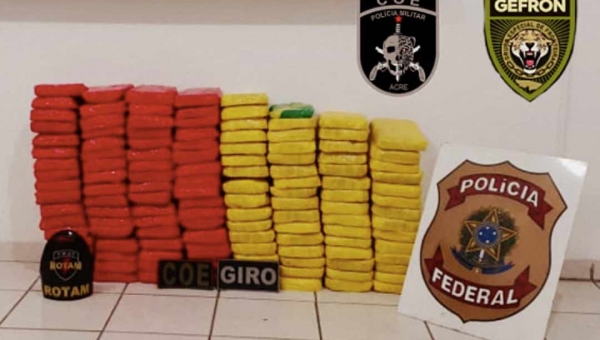 Polícias Militar e Federal e Gefron apreendem mais de 140 quilos de droga no Rio Juruá