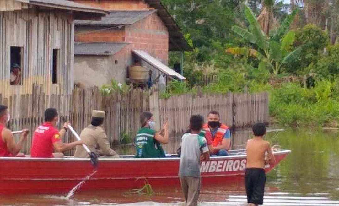 Igarapés Batista e São Francisco transbordam e Prefeitura atende famílias atingidas