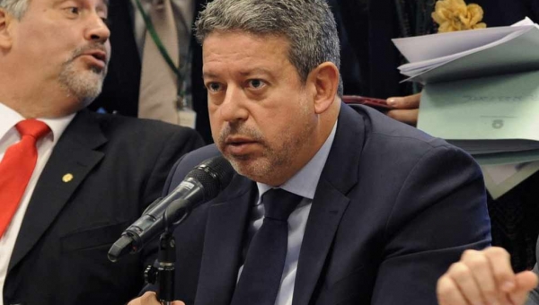 Arthur Lira, do PP, é eleito presidente da Câmara em 1º turno com apoio de Bolsonaro