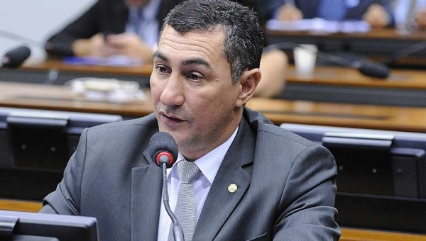 Jesus Sérgio apresenta emenda à Medida Provisória para conceder aumento do salário mínimo acima da inflação