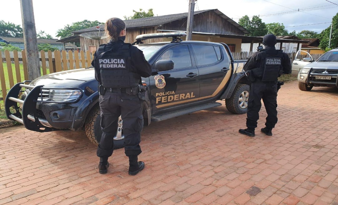Polícia Federal fecha o cerco contra narcotraficantes que utilizam táxis lotação para o envio de drogas