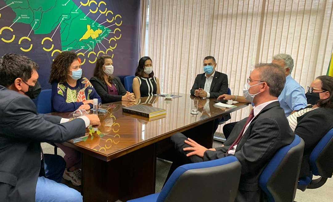 Sem prestígio em Brasília, bancada do Acre tem reunião cancelada com Pazuello pela segunda vez