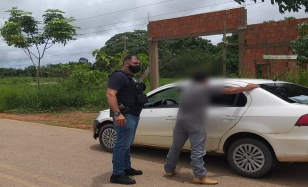Polícia Civil prende taxista por tráfico internacional de munição