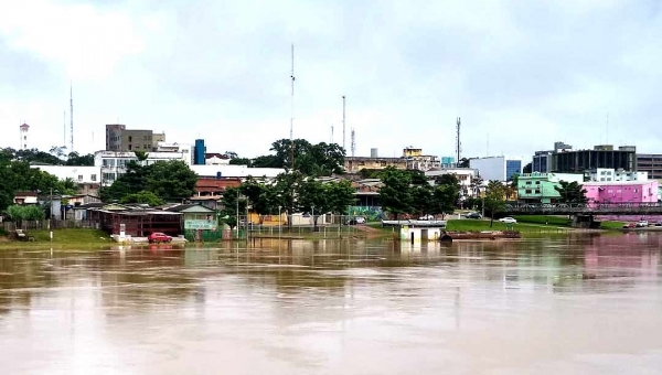 Rio Acre baixou 30 centímetros em 24 horas, informa Defesa Civil