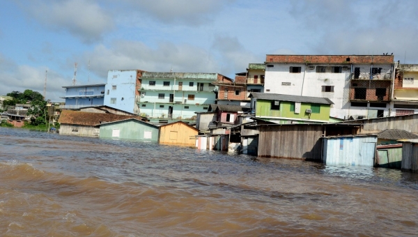 Cheia do Rio Juruá já atinge 5 mil famílias em Cruzeiro do Sul; 18 estão desalojadas