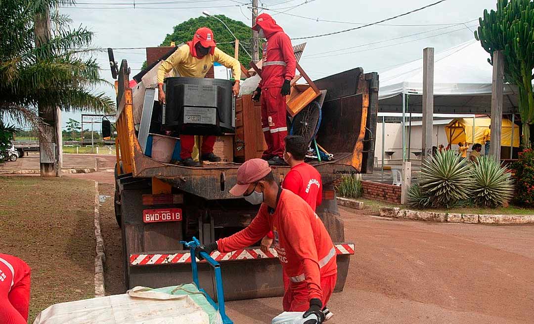 Prefeitura de Rio Branco começa a levar famílias desabrigadas ao Parque de Exposições