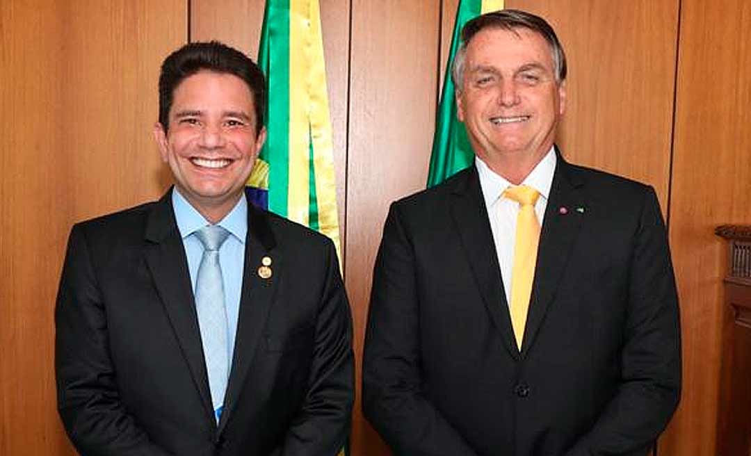 Gladson viaja a Brasília e retorna com Bolsonaro nesta quarta ao Acre com lotes de vacinas