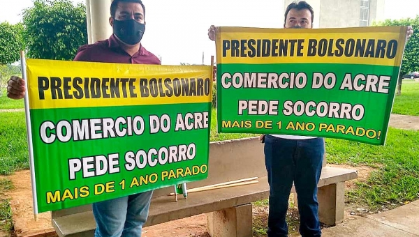 Grupo pela reabertura do comércio no Acre pede "socorro" a Bolsonaro no aeroporto