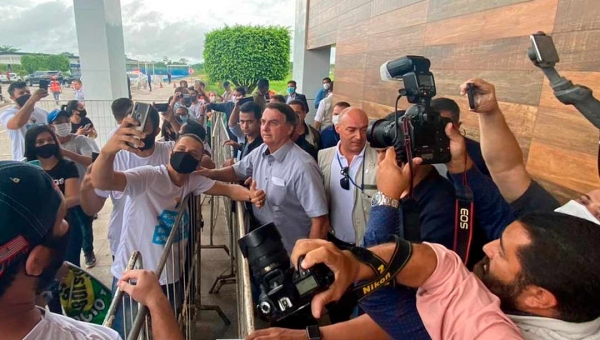 Presidente Jair Bolsonaro chega ao Acre para visitar áreas alagadas