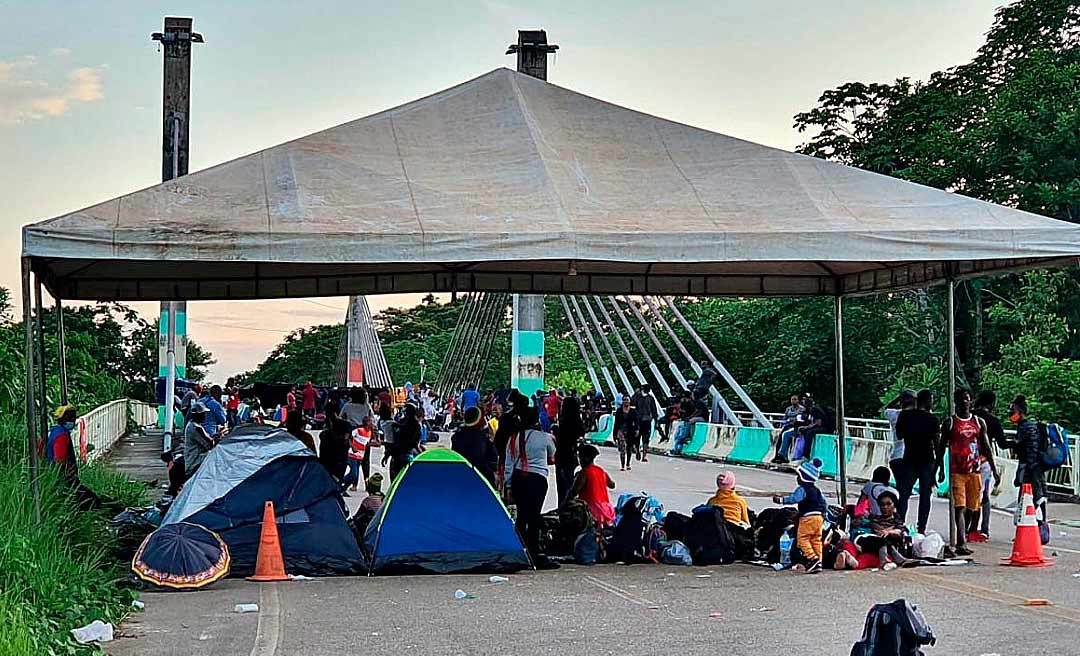 Governo mobiliza 8 ministérios para desfazer protesto de imigrantes no Acre
