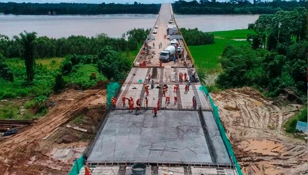 Obras da ponte do Madeira entram na reta final; Bolsonaro deve inaugurar este mês 