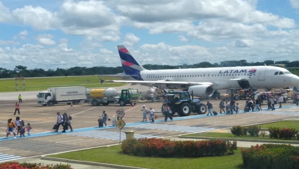 Acre recebe mais um lote da vacina CoronaVac e pretende imunizar mais 2.600 idosos