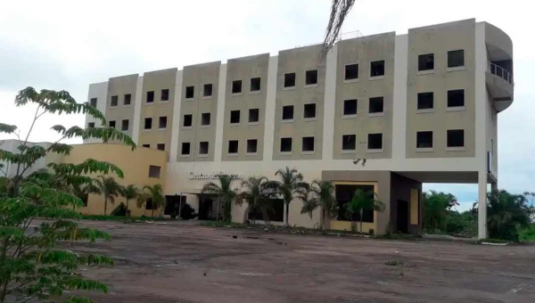 Ex-secretário de Gladson propõe desapropriar ‘Hotel do Monteiro’ para abrir novos leitos de UTI