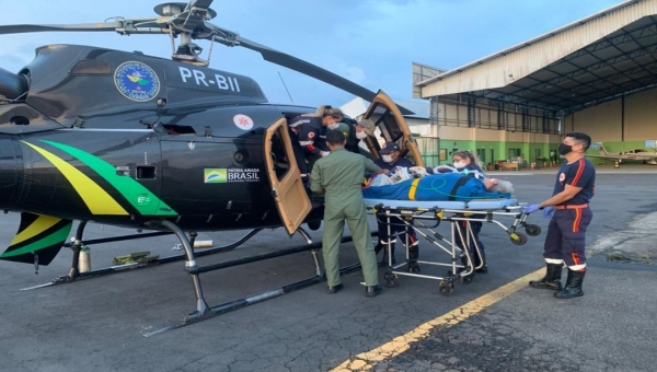 Pacientes com Covid-19 são transferidos de Brasileia para tratamento em Rio Branco