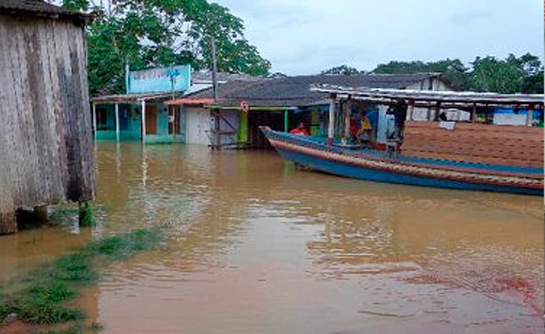 União reconhece situação de emergência por enchente de rio em Porto Acre