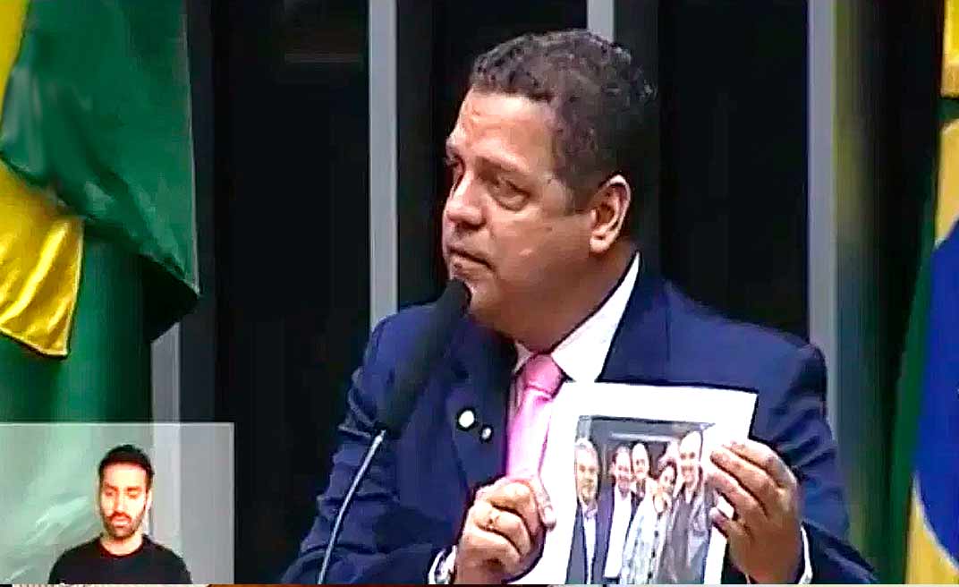 “A gente fica com um gosto de impunidade contido na garganta”, diz Rocha sobre Lula e decisão de Fachin