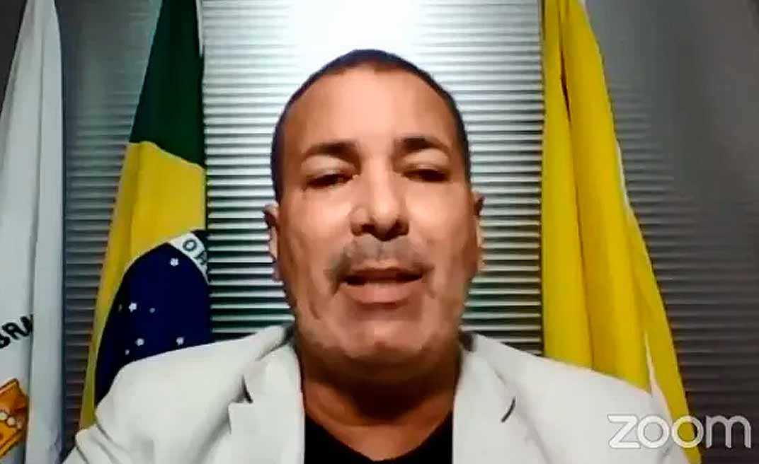 Neném “chora” em defesa do cadastro de reserva da Polícia Militar: “eu imploro, governador”