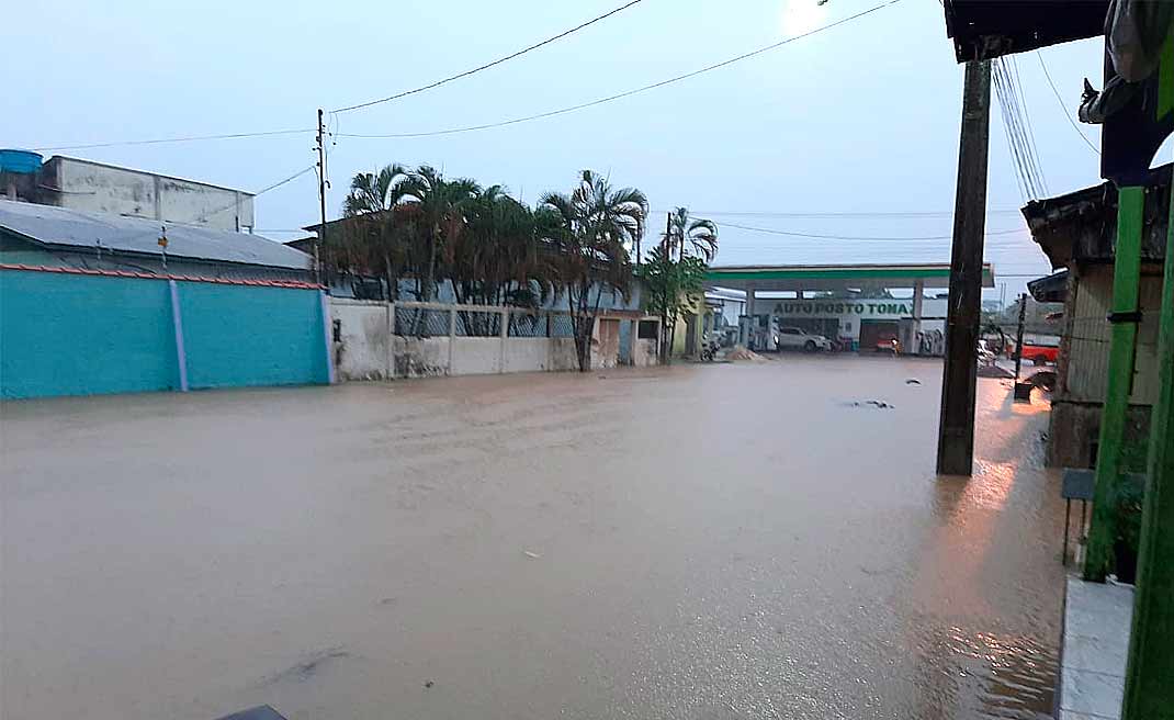 Chuva forte castiga Tarauacá desde as primeiras horas de hoje e deixa Defesa Civil em alerta