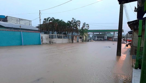 Chuva forte castiga Tarauacá desde as primeiras horas de hoje e deixa Defesa Civil em alerta