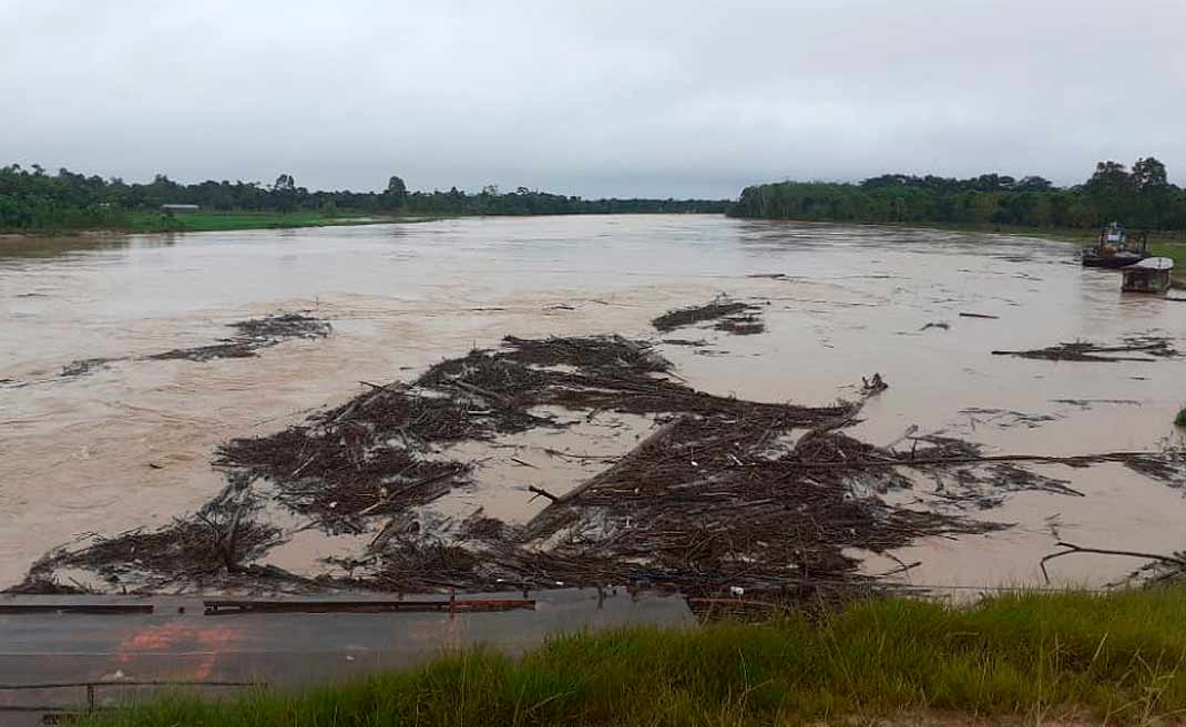 Após cheia histórica, rio Tarauacá volta a transbordar na manhã desta quarta-feira