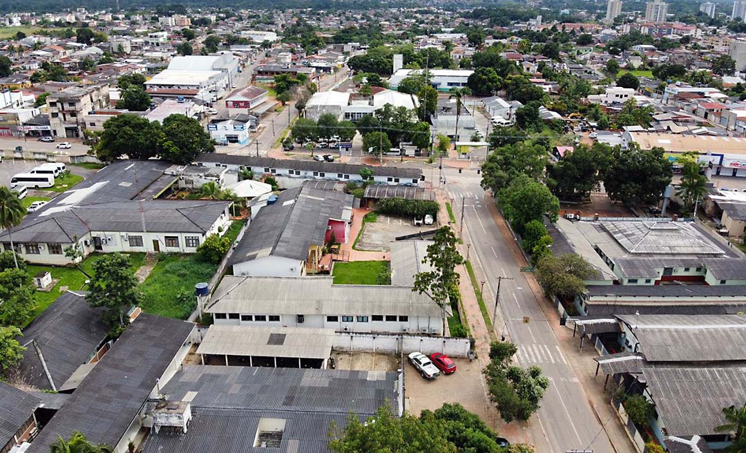 Rio Branco neste sábado, a cidade deserta; veja as fotos